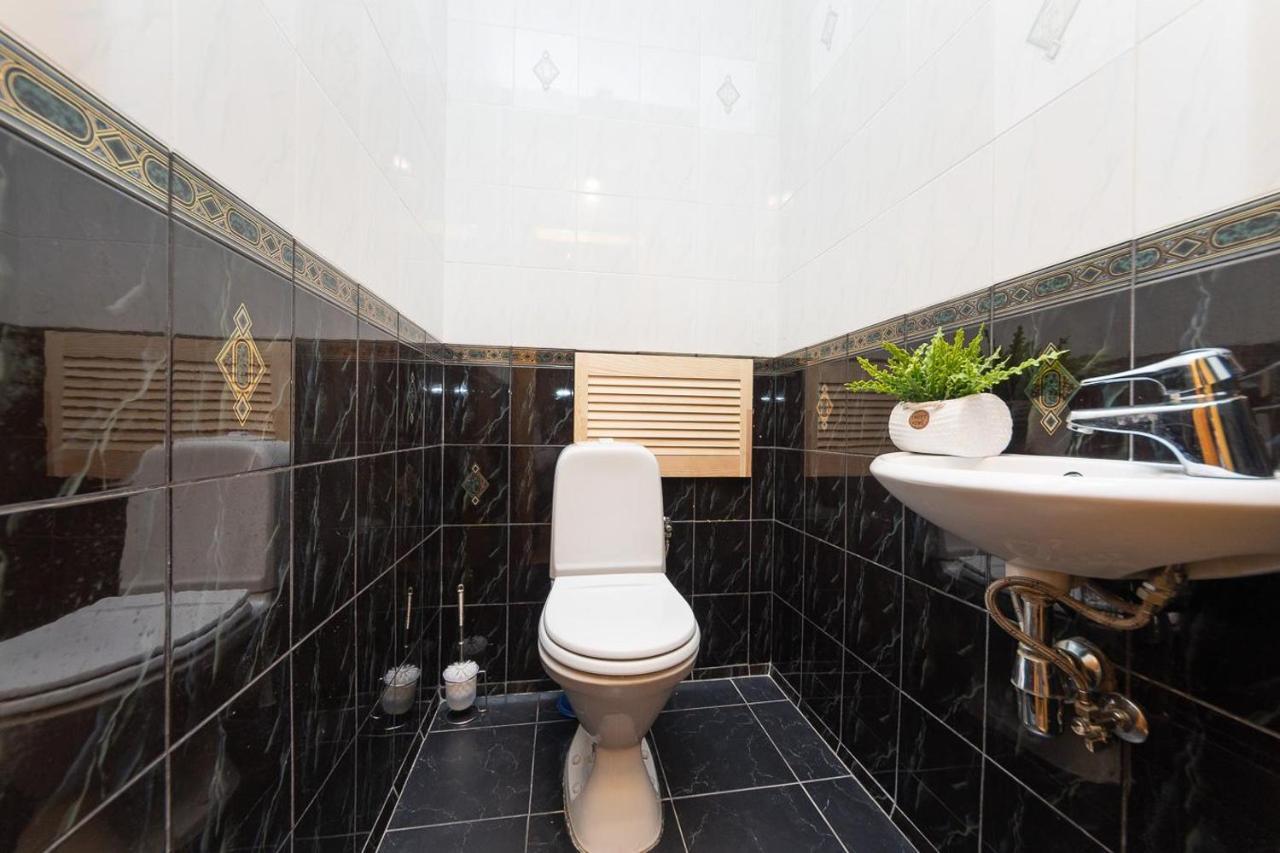 Spacious Apartments In The Center Of Obolon 2 Bedrooms Kiev Bagian luar foto